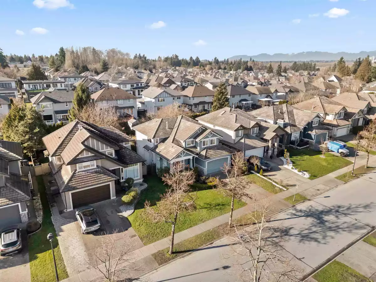 Fitness Center Photo Near 7321 146 Street, Surrey, BC