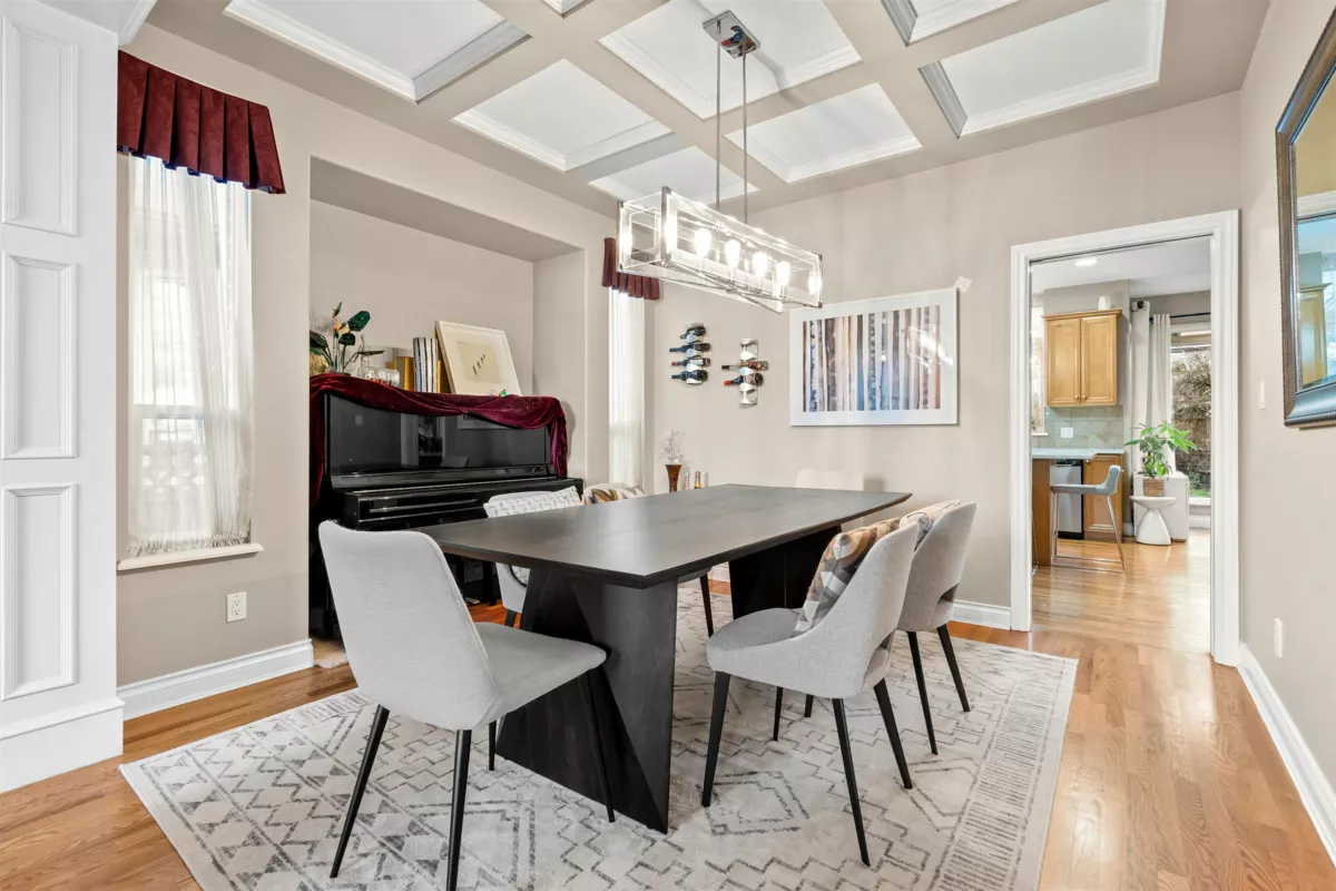 Kitchen Island Photo of 7321 146 Street, Surrey, BC