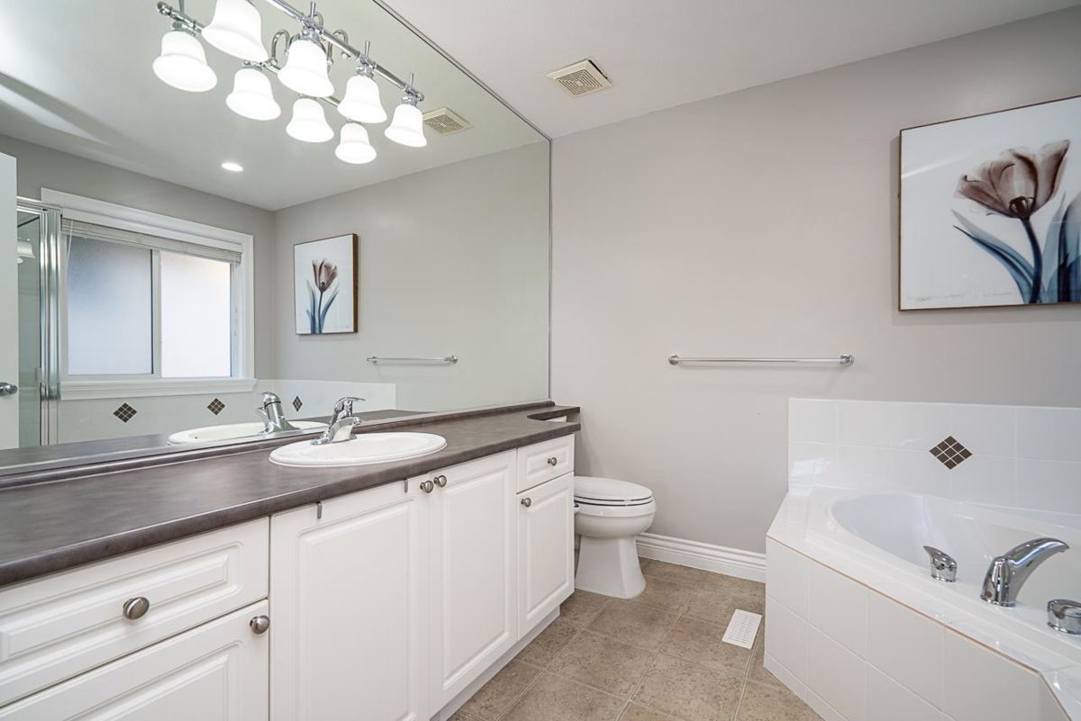 Bedroom 3 Photo of 6551 193b Street, Surrey, BC