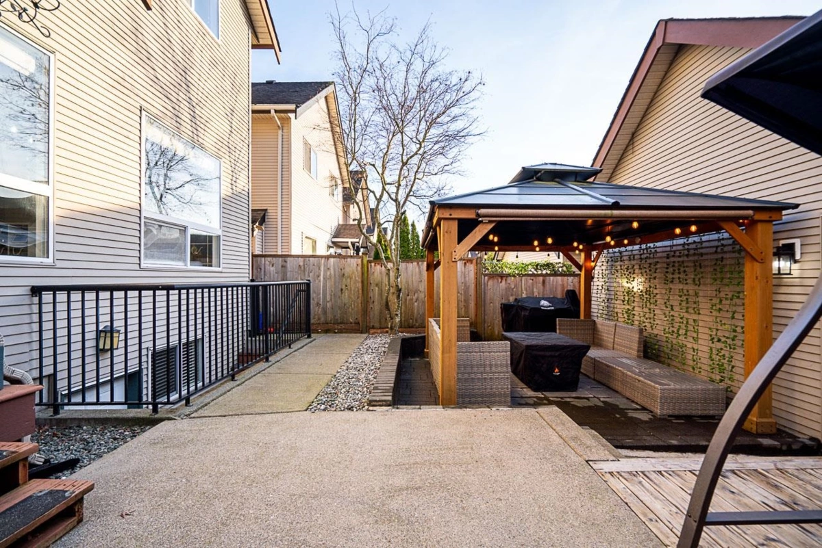 Garage Interior Photo of 6551 193b Street, Surrey, BC