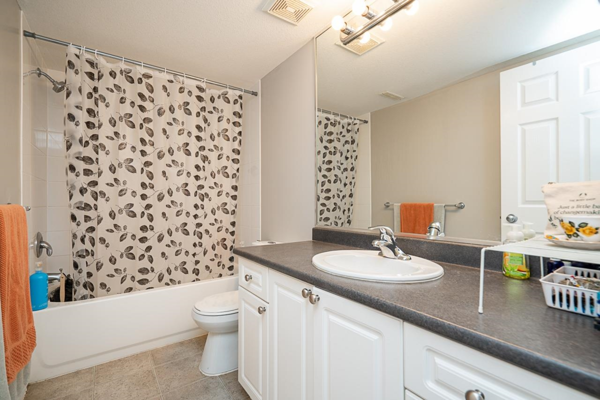 Hallway Photo of 6551 193b Street, Surrey, BC