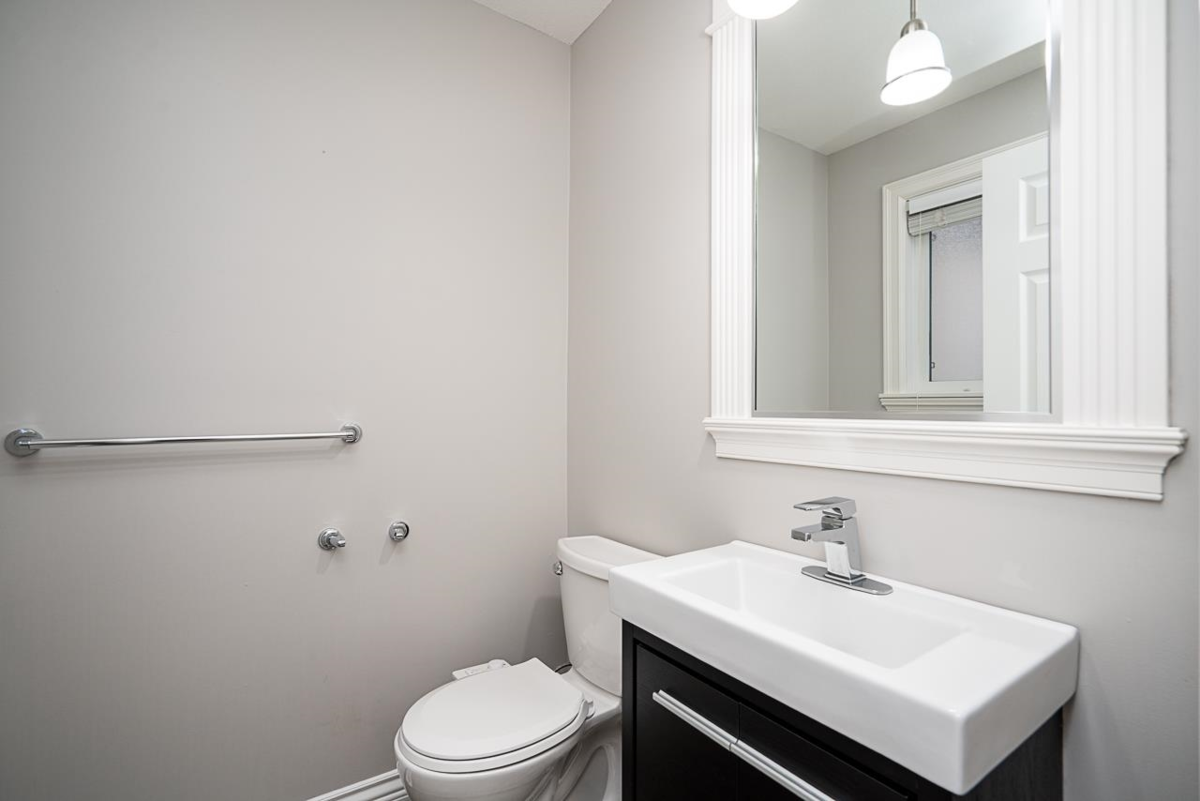 Kitchen Photo of 6551 193b Street, Surrey, BC