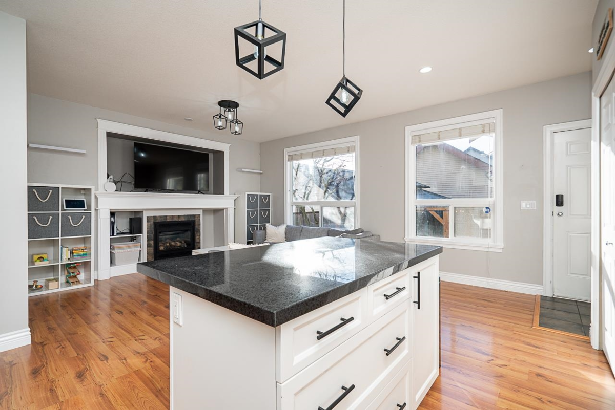 Primary Bathroom Photo of 6551 193b Street, Surrey, BC