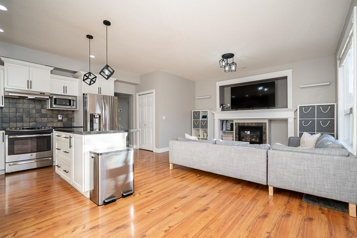 Walk-In Closet Photo of 6551 193b Street, Surrey, BC