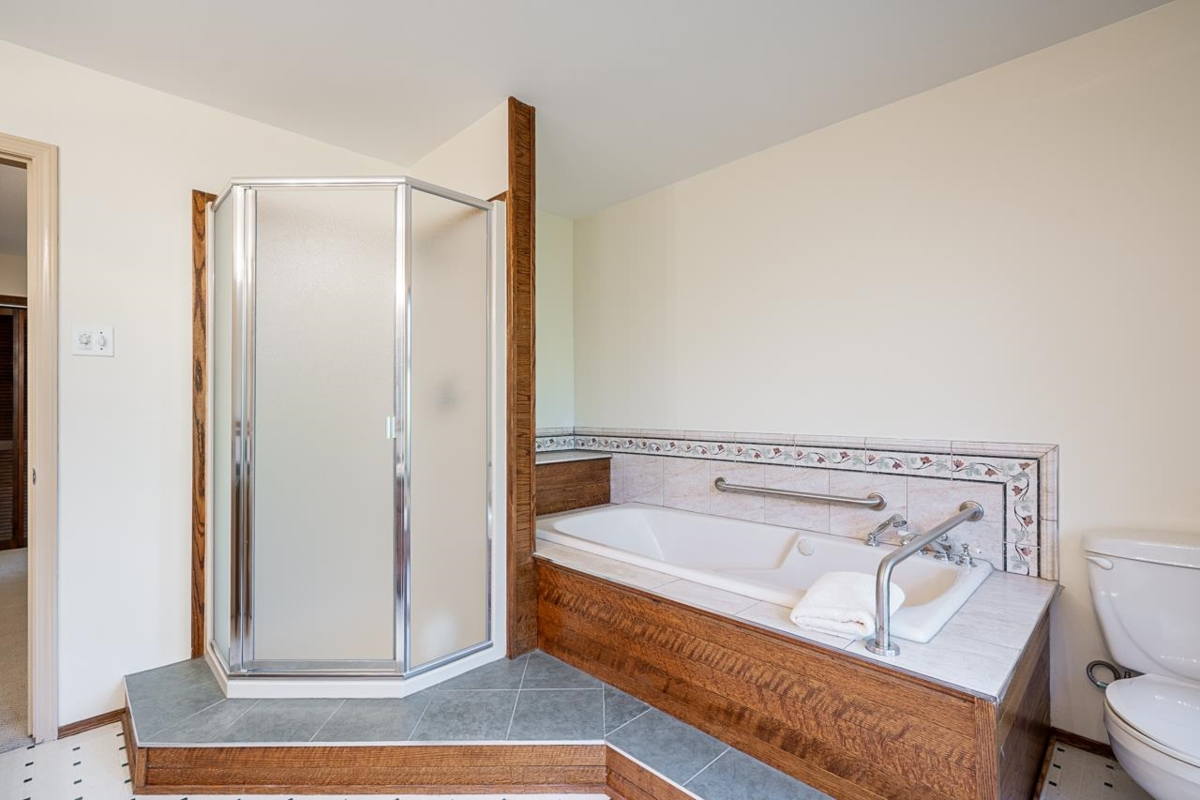 Hot Tub / Spa Photo of 22872 78 Avenue, Langley, BC