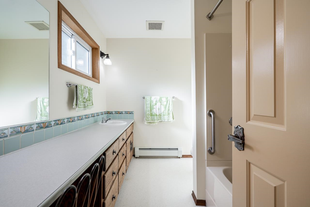 Swimming Pool Photo of 22872 78 Avenue, Langley, BC