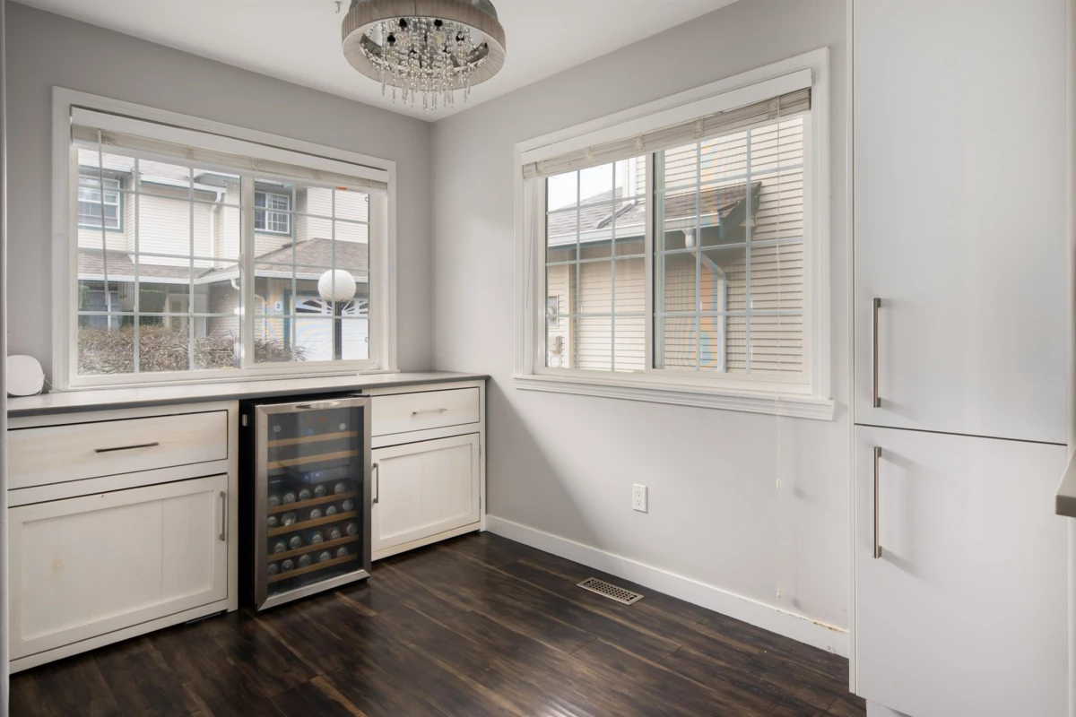 Breakfast Nook Photo of 5 19270 122a Avenue, Pitt Meadows, BC