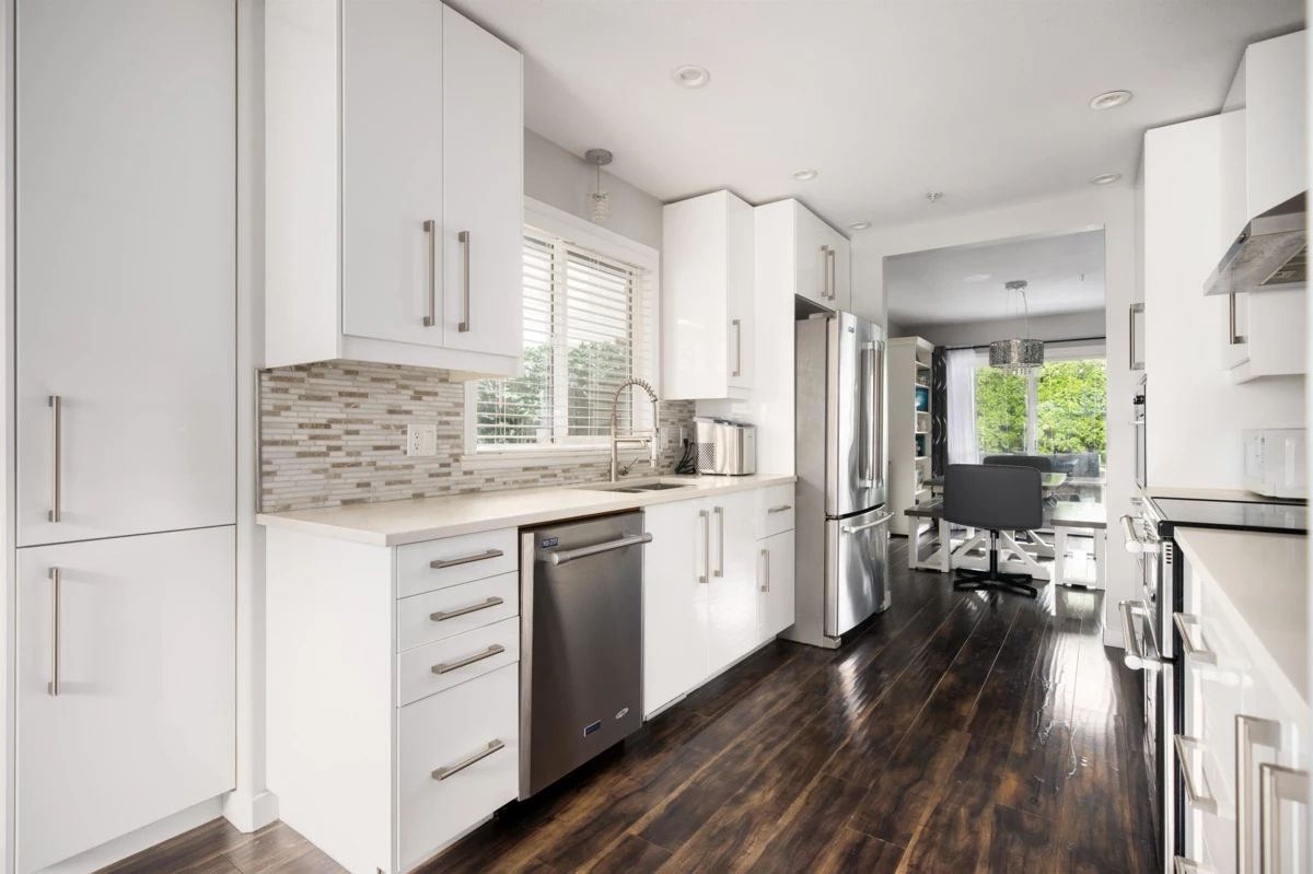 Kitchen Photo of 5 19270 122a Avenue, Pitt Meadows, BC
