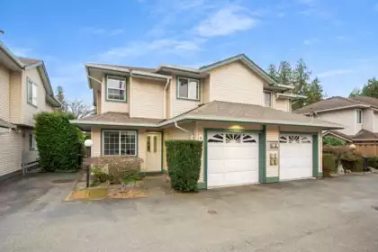 Hallway Photo of 5 19270 122a Avenue, Pitt Meadows, BC