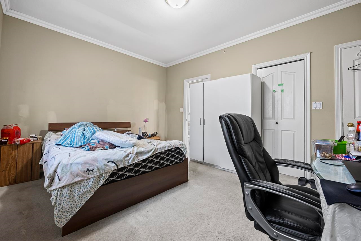 Entry Foyer Photo of 5892 Tyne Street, Vancouver, BC