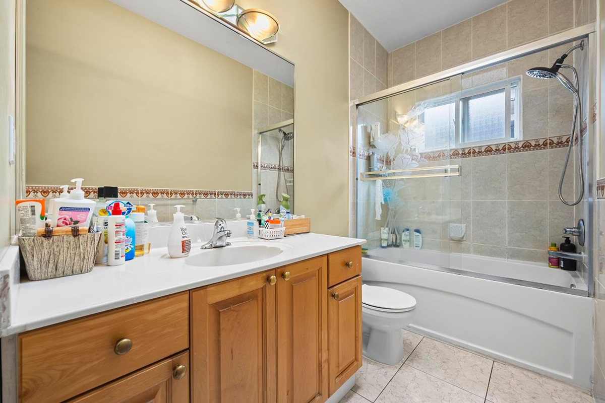 Loft / Bonus Room Photo of 5892 Tyne Street, Vancouver, BC