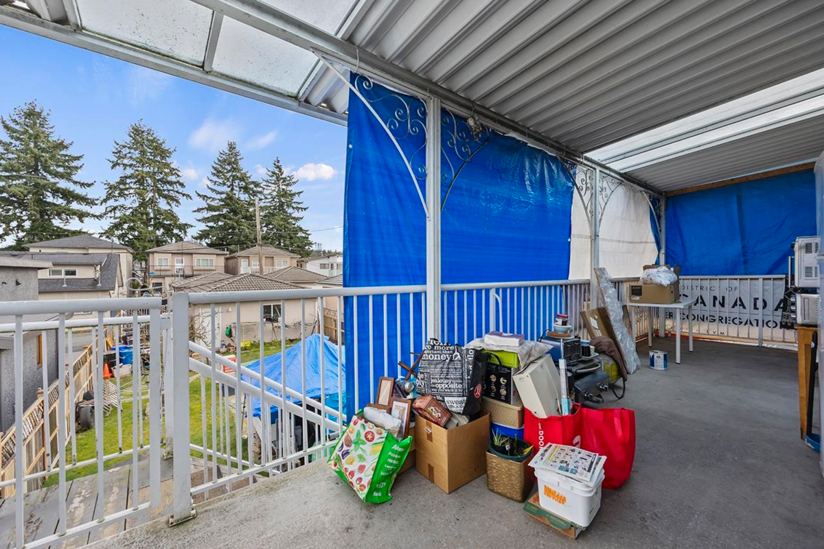 Walk-In Closet Photo of 5892 Tyne Street, Vancouver, BC