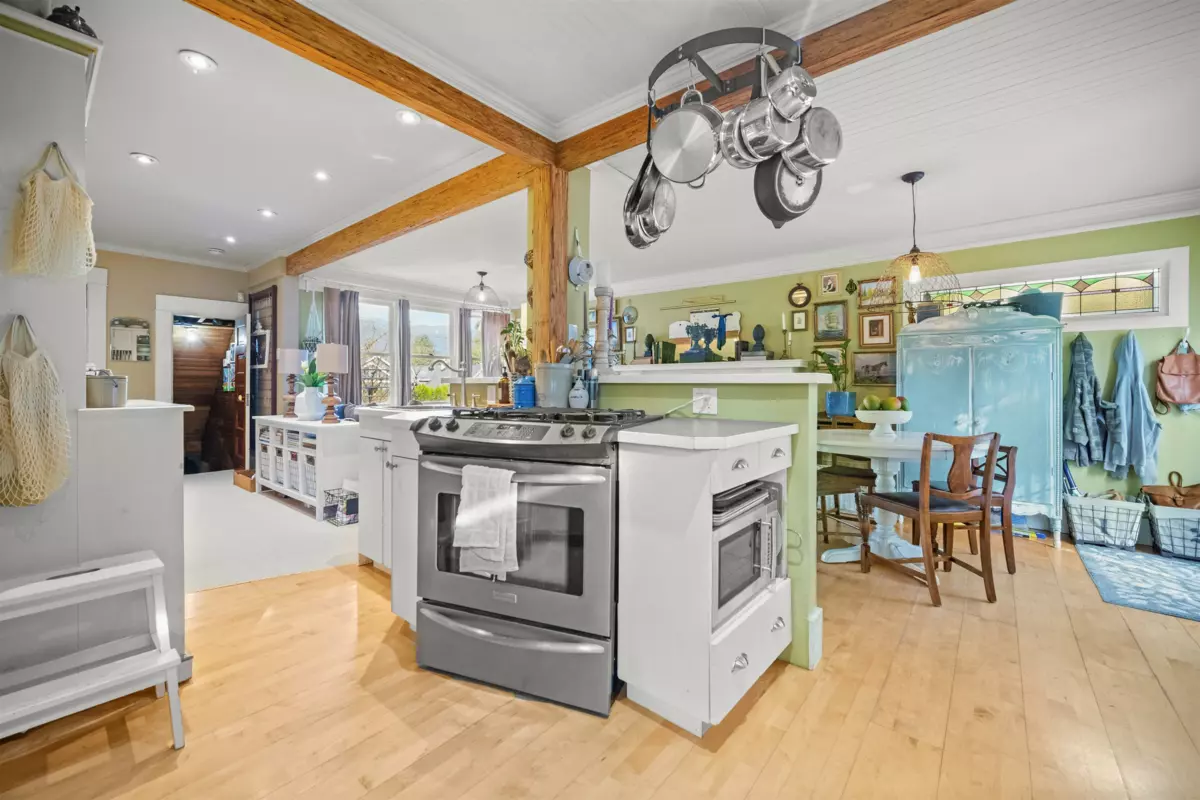 Loft / Bonus Room Photo of 2201 St George Street, Port Moody, BC