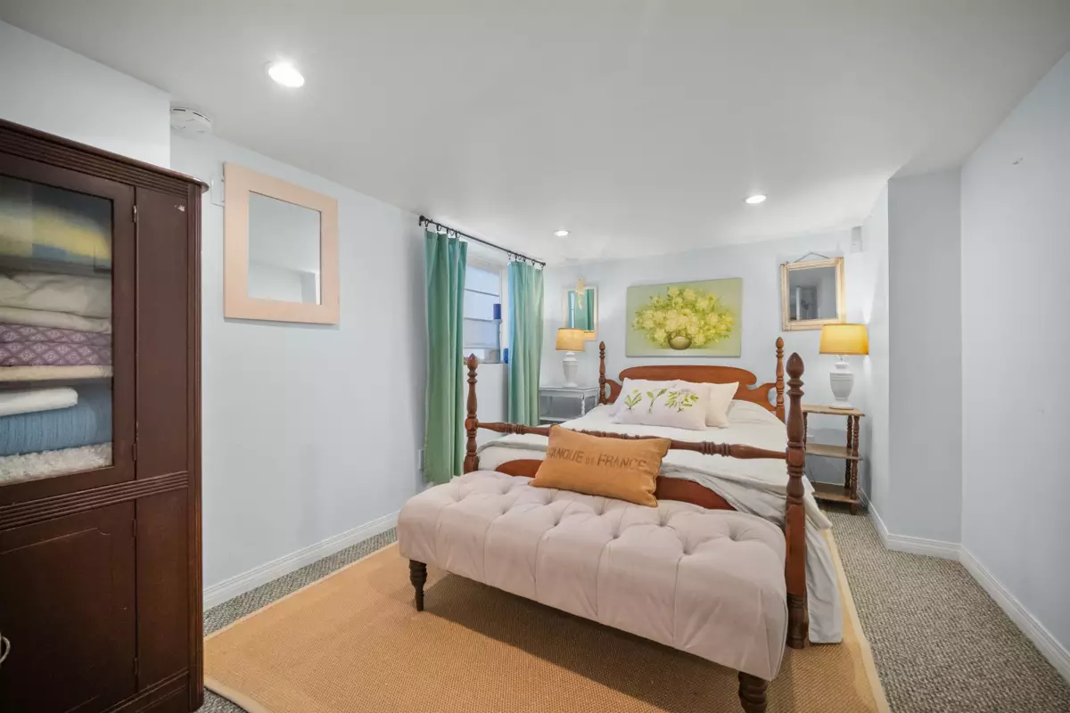 Outdoor Kitchen Photo of 2201 St George Street, Port Moody, BC