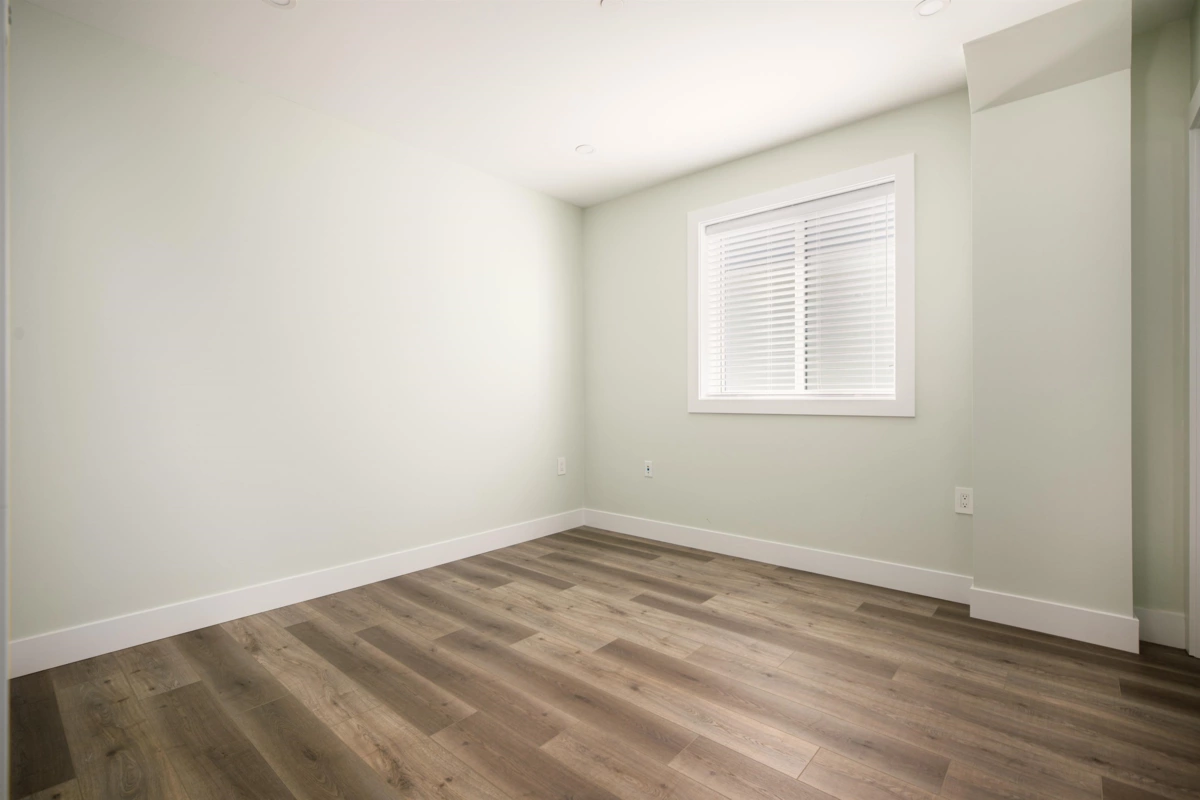 Basement Recreation Room Photo of 1 58 E 39th Avenue, Vancouver, BC