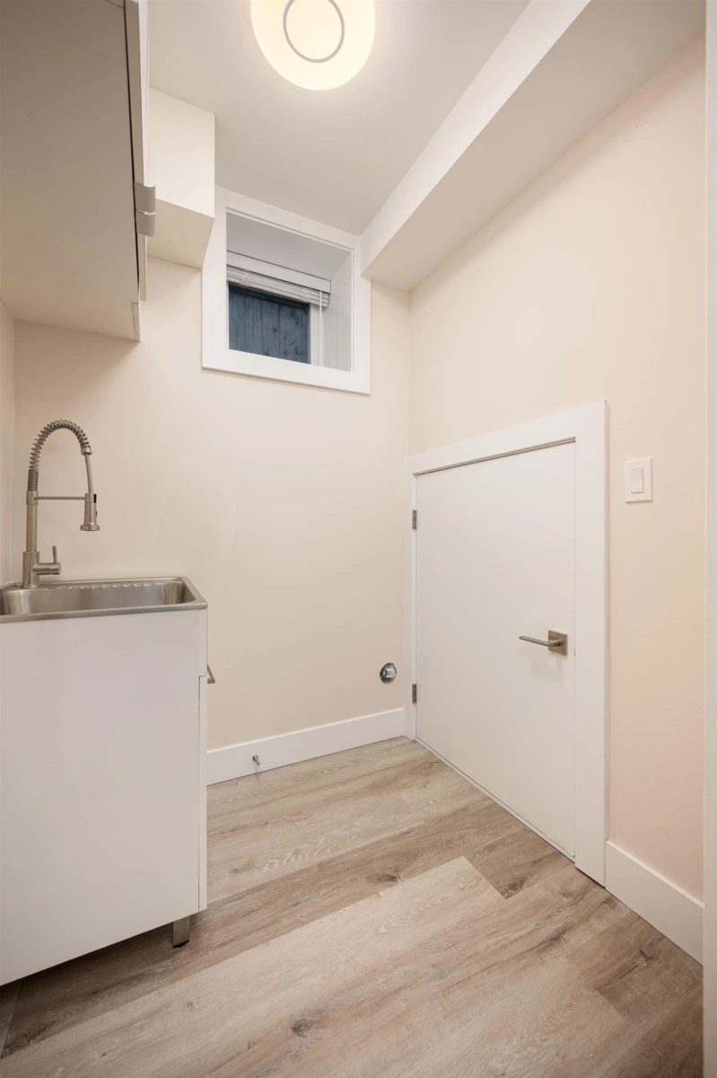 Garage Interior Photo of 1 58 E 39th Avenue, Vancouver, BC