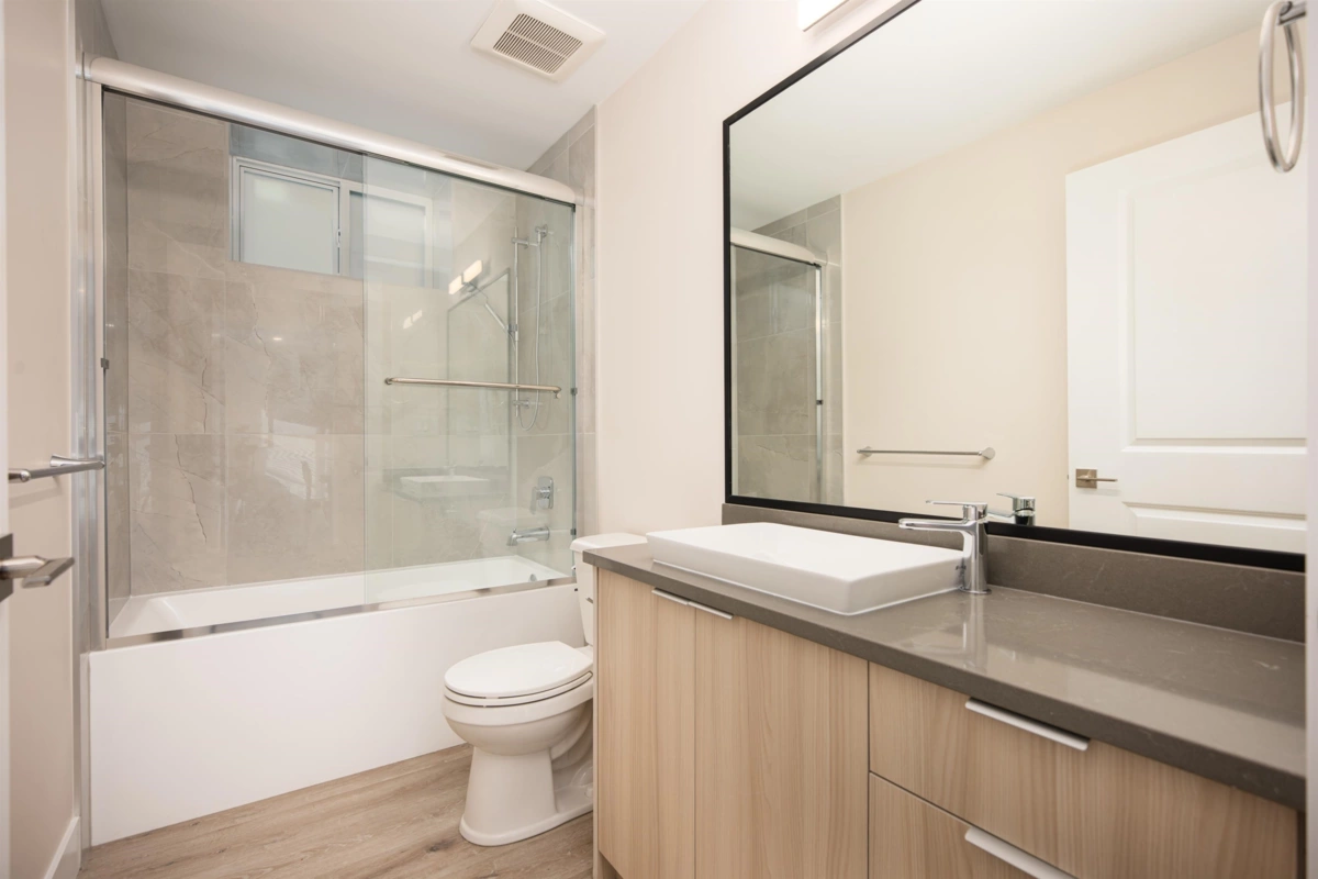 Swimming Pool Photo of 1 58 E 39th Avenue, Vancouver, BC