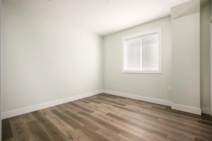 Basement Recreation Room Photo of 1 58 E 39th Avenue, Vancouver, BC