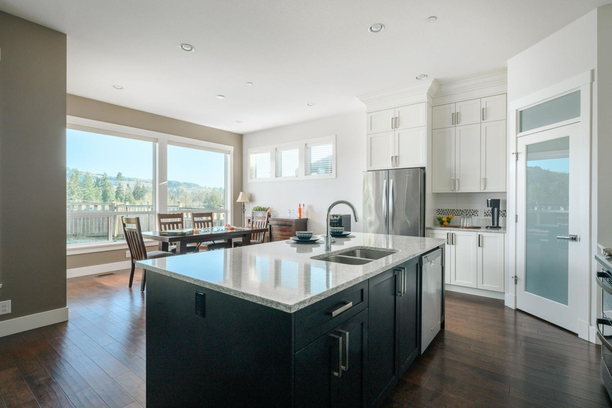 Primary Bathroom Photo of 11028 Harris Drive, Maple Ridge, BC