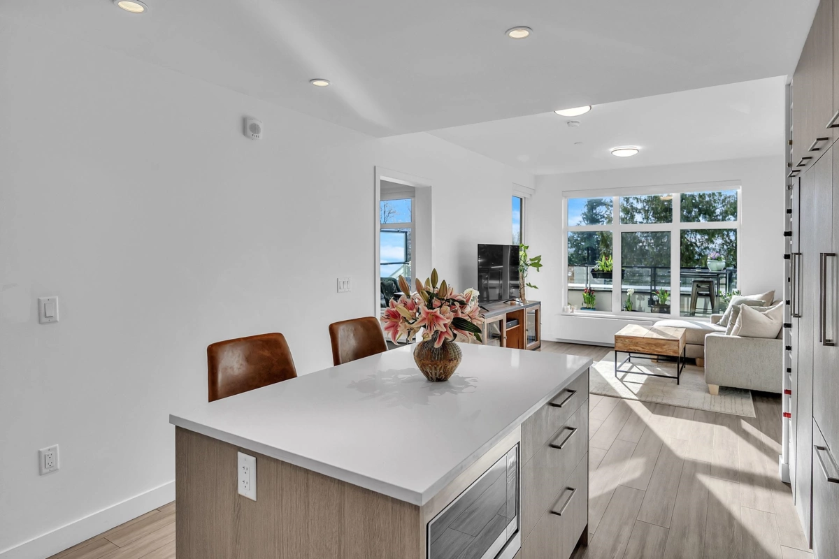 Family Room Photo of 205 733 E 3rd Street, North Vancouver, BC