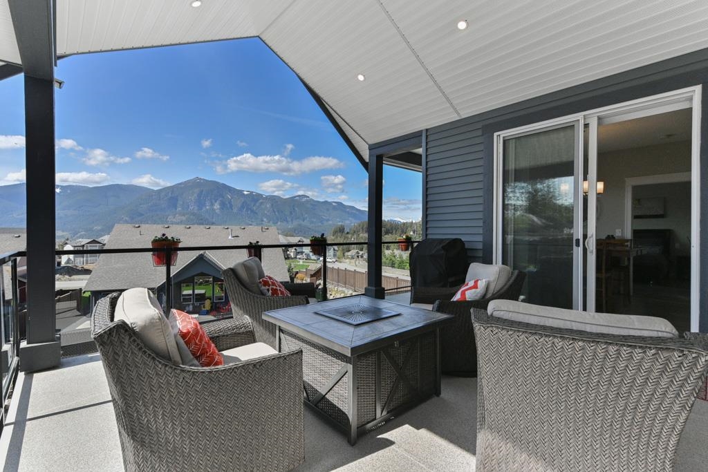 Primary Bathroom Photo of 1529 Stromdahl Place, Agassiz, BC