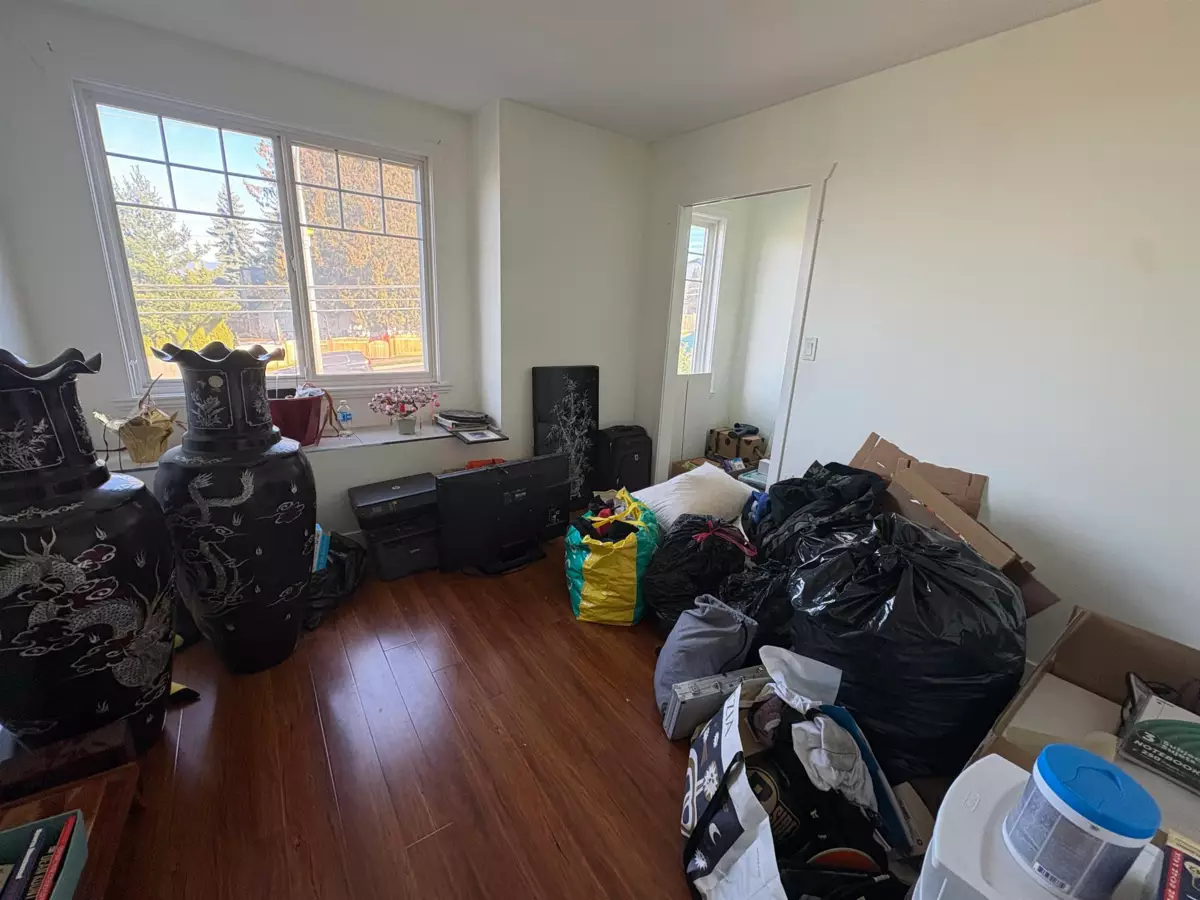 Dining Area Photo of 18048 64 Avenue, Surrey, BC