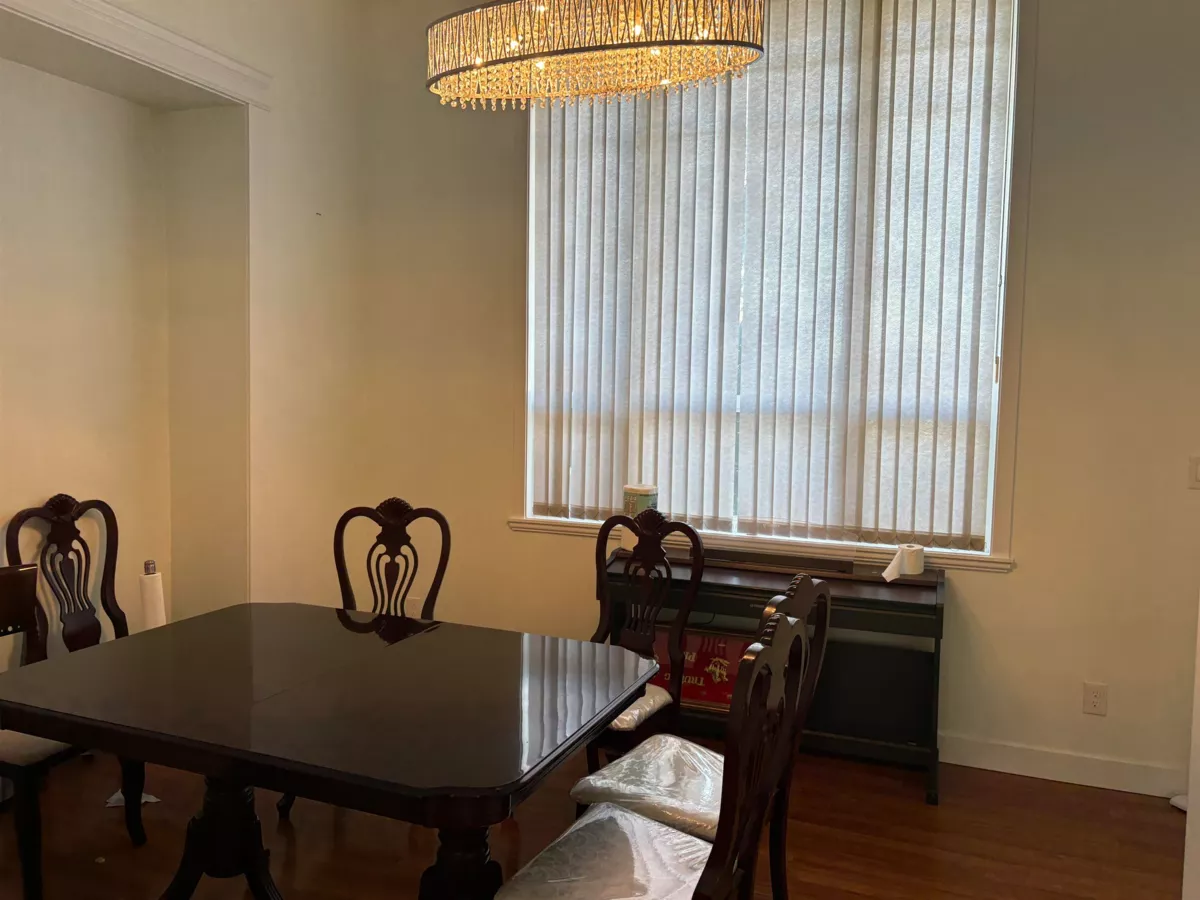 Front Yard Photo of 18048 64 Avenue, Surrey, BC