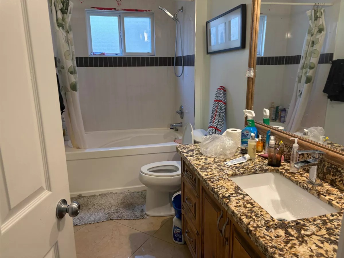 Hallway Photo of 18048 64 Avenue, Surrey, BC