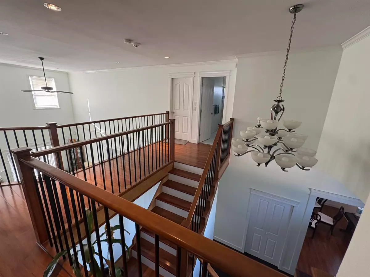 Kitchen Photo of 18048 64 Avenue, Surrey, BC