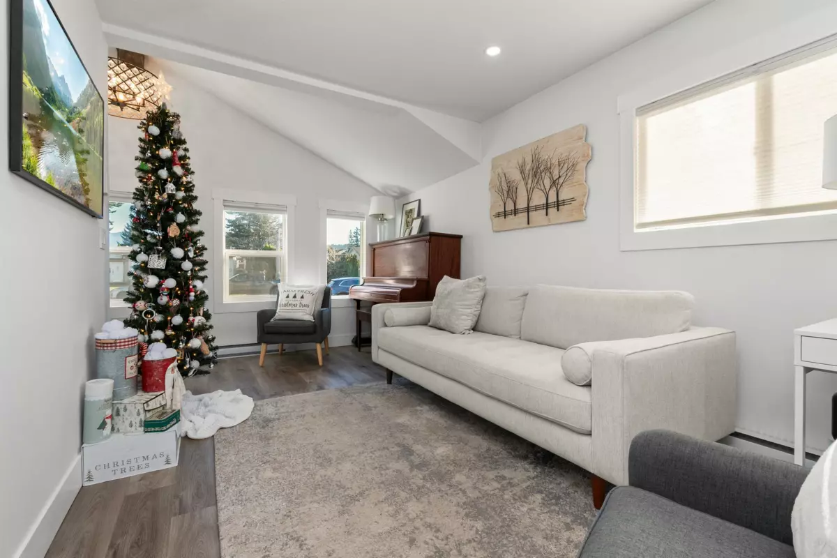 Primary Bathroom Photo of 5865 Carter Road, Chilliwack, BC