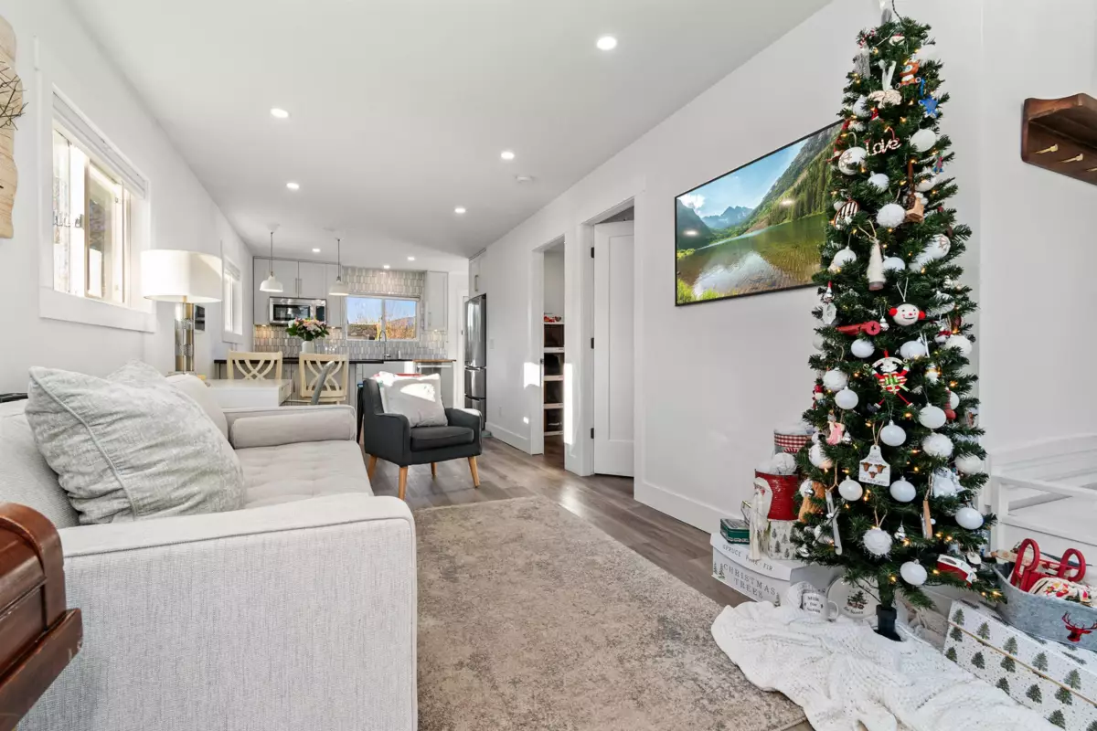 Primary Bedroom Photo of 5865 Carter Road, Chilliwack, BC