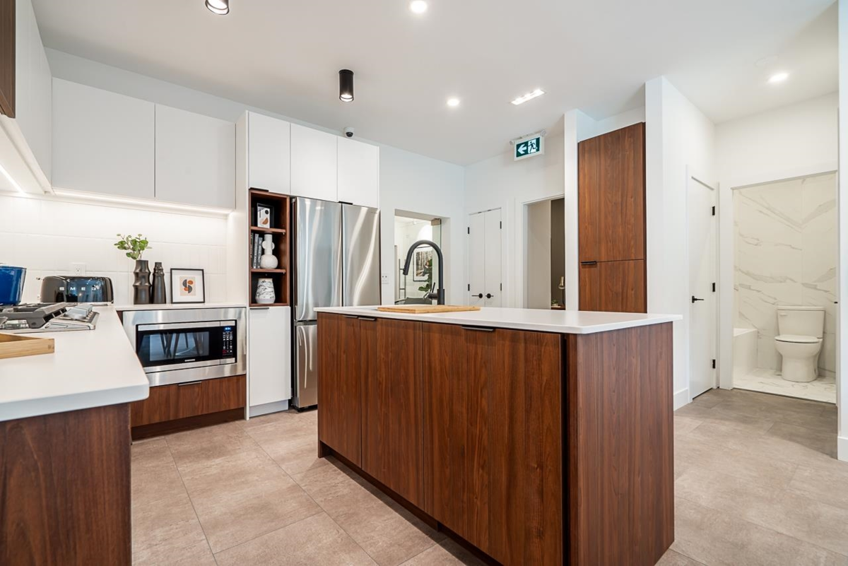 Family Room Photo of 411 623 Kemsley Avenue, Coquitlam, BC