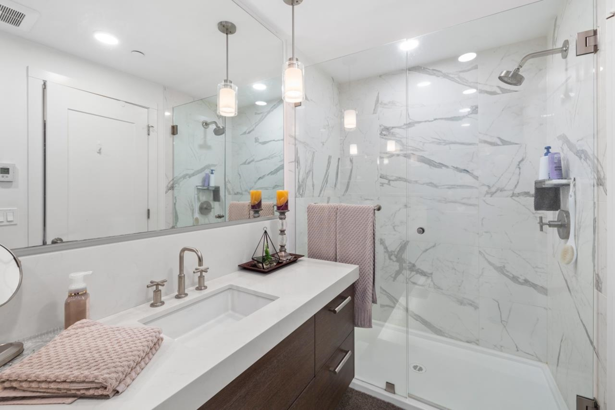 Guest Bathroom Photo of 110 33540 Mayfair Avenue, Abbotsford, BC