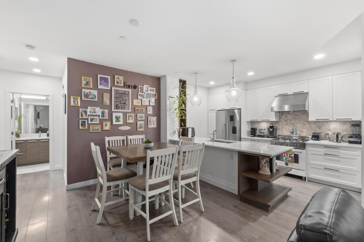 Kitchen Photo of 110 33540 Mayfair Avenue, Abbotsford, BC