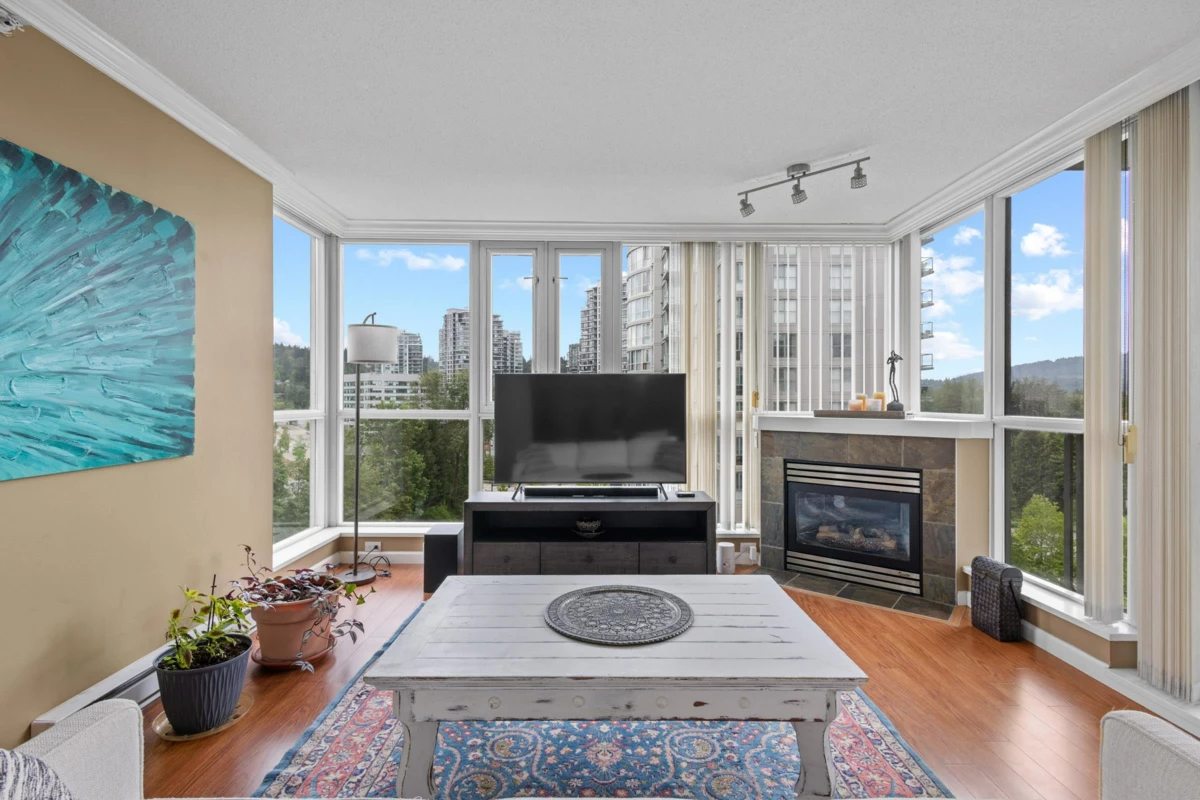 Dining Area Photo of 903 235 Guildford Way, Port Moody, BC