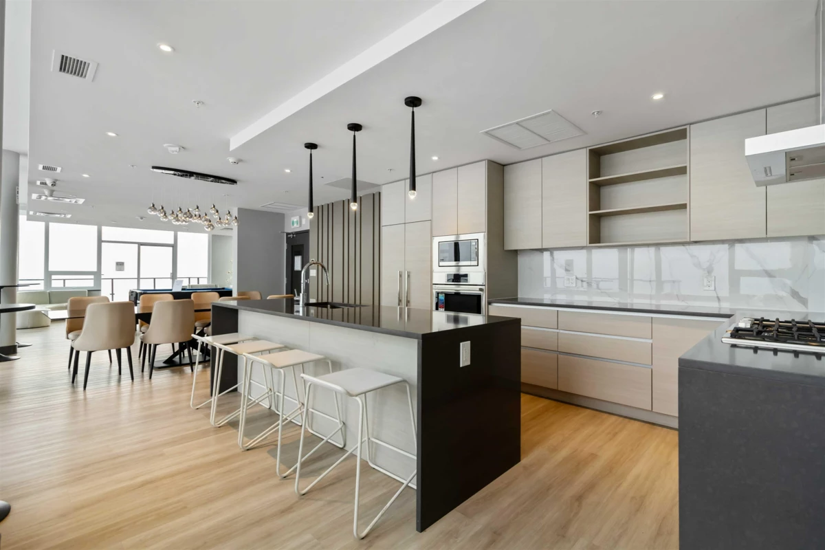 Kitchen Island Photo of 507 823 Carnarvon Street, New Westminster, BC