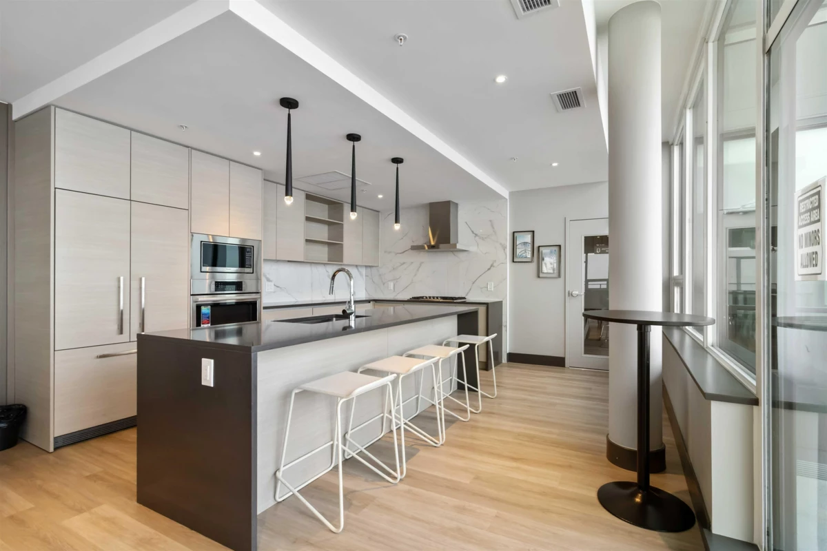 Kitchen Photo of 507 823 Carnarvon Street, New Westminster, BC