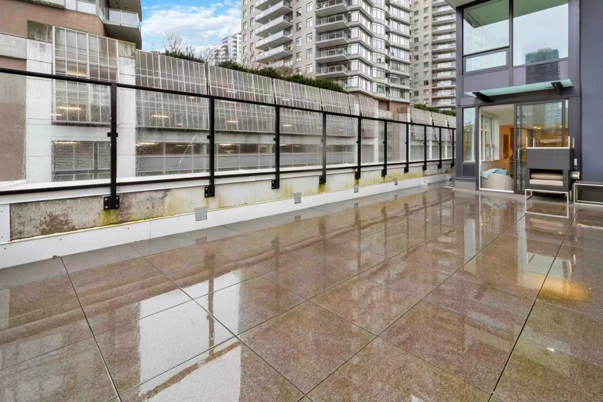 Outdoor Patio Photo of 507 823 Carnarvon Street, New Westminster, BC