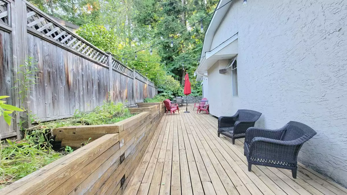 Dining Area Photo of 3595 Wellington Crescent, North Vancouver, BC