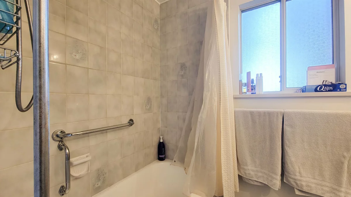 Entry Foyer Photo of 3595 Wellington Crescent, North Vancouver, BC