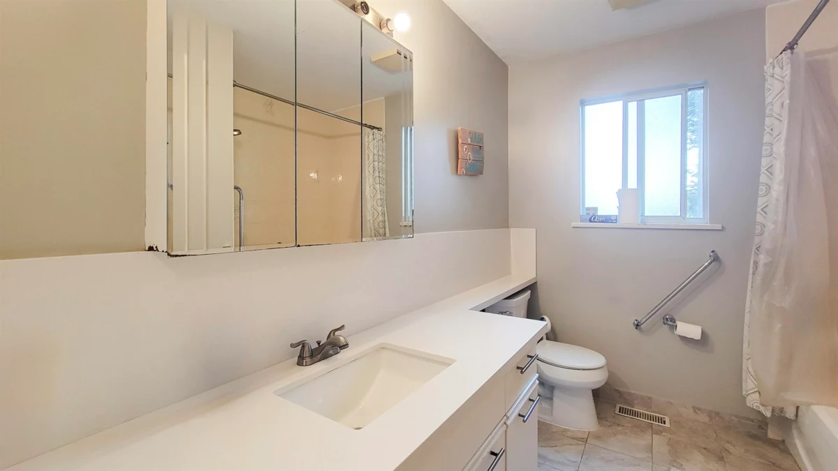 Laundry Room Photo of 3595 Wellington Crescent, North Vancouver, BC