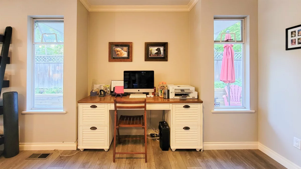 Swimming Pool Photo of 3595 Wellington Crescent, North Vancouver, BC