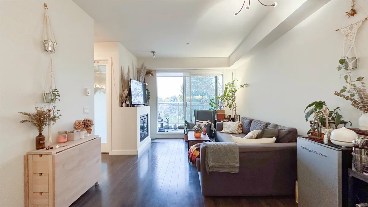 Living Room Photo of 301 3333 Main Street, Vancouver, BC