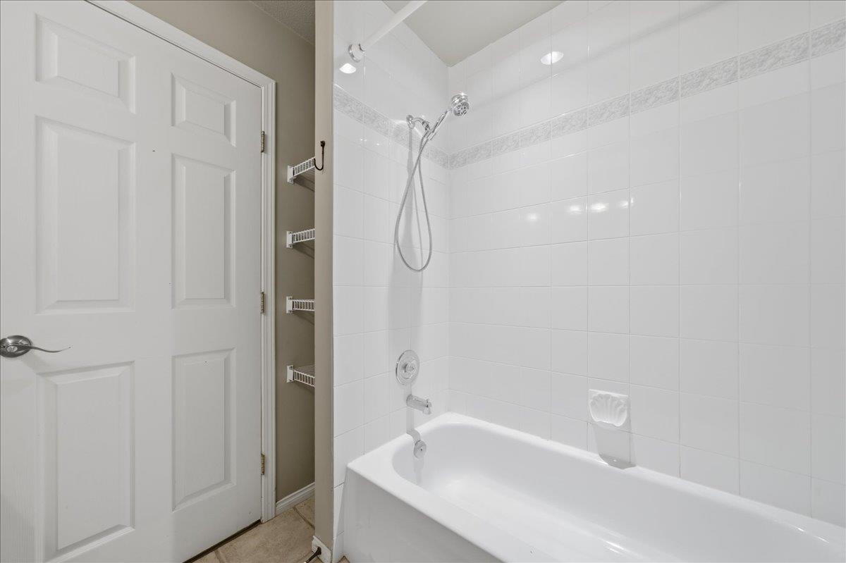 Entry Foyer Photo of 14 11355 Cottonwood Drive, Maple Ridge, BC