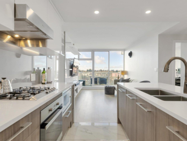 1106 2221 E 30th Avenue, Vancouver, BC, Vancouver — 3 bed apartment/condo for sale