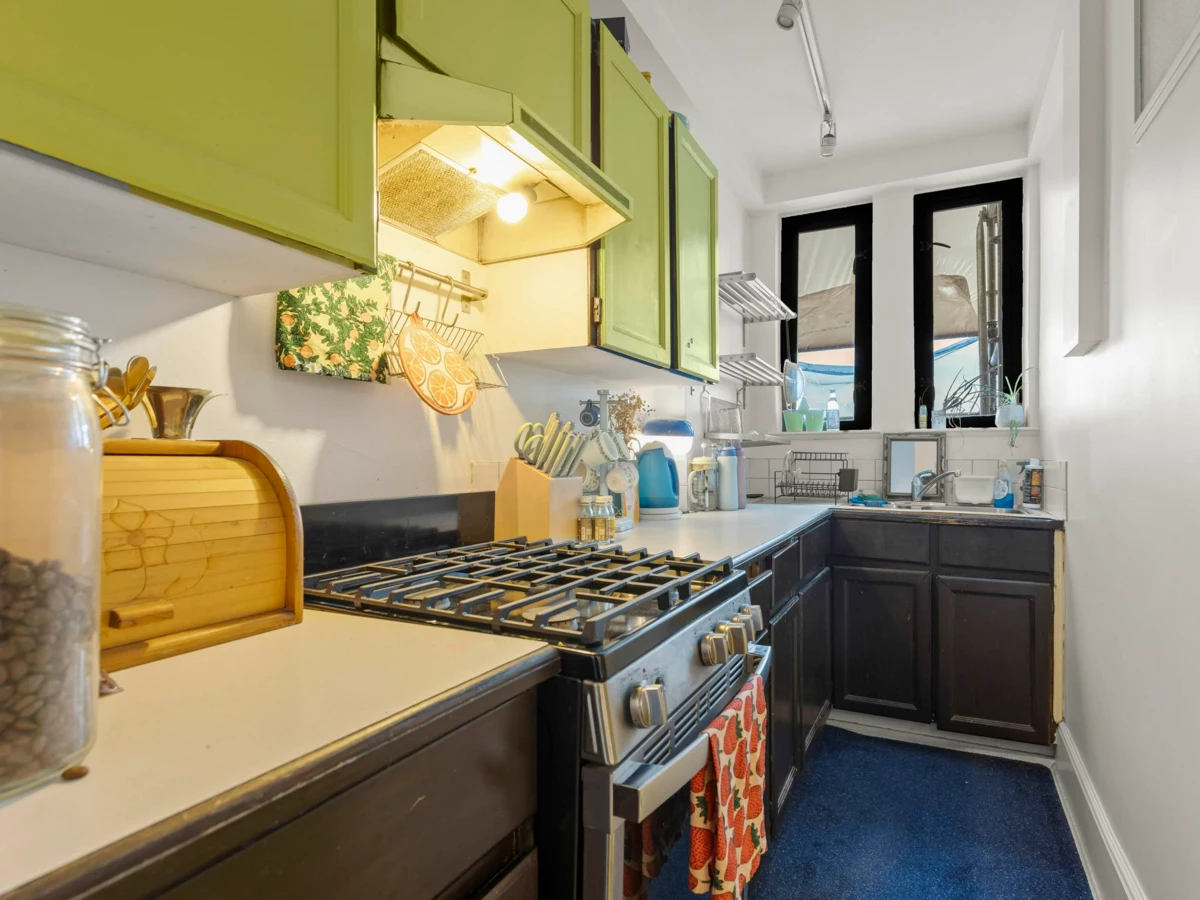 Breakfast Nook Photo of 709 175 E Broadway, Vancouver, BC