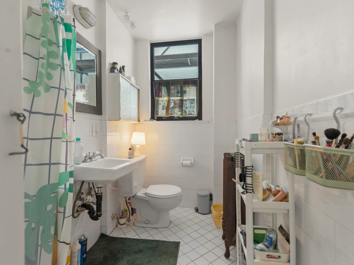 Mudroom Photo of 709 175 E Broadway, Vancouver, BC