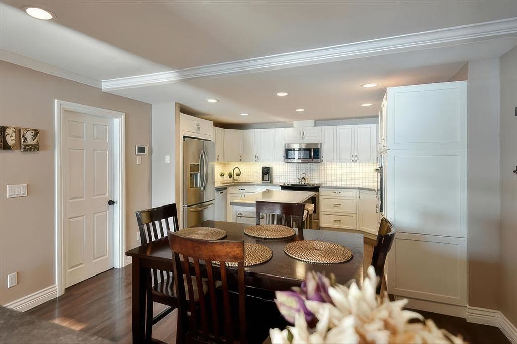 Kitchen Island Photo of 508 Marine Drive, Gibsons, BC