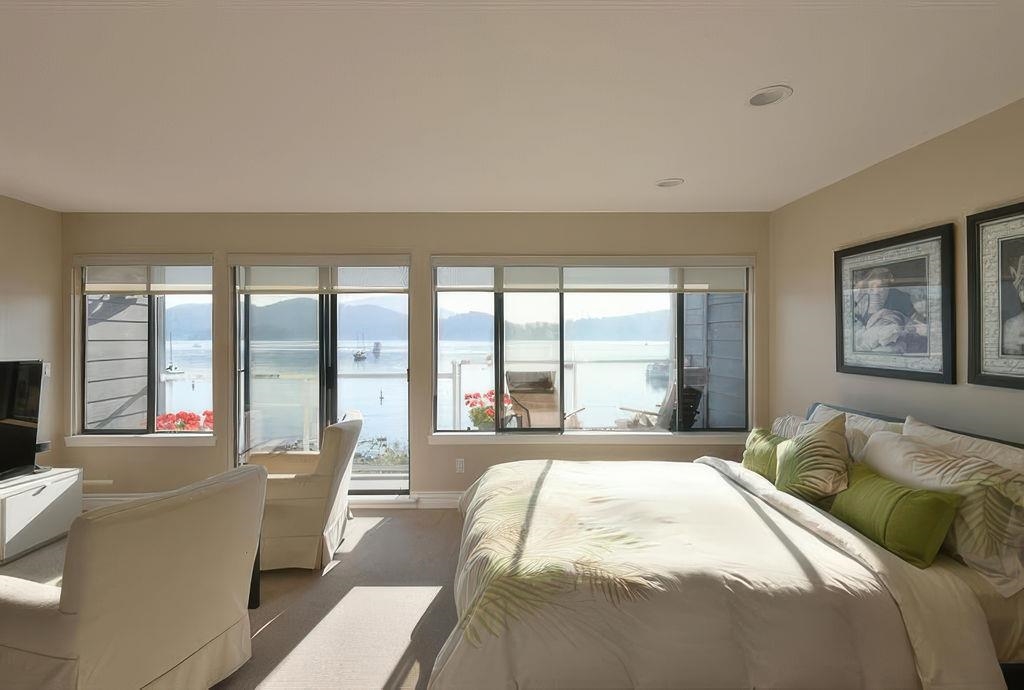 Walk-In Closet Photo of 508 Marine Drive, Gibsons, BC