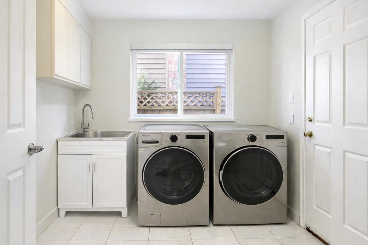 Backyard Photo of 11820 Railway Avenue, Richmond, BC